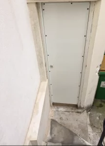 Blindage d'une porte acces cour exterieur