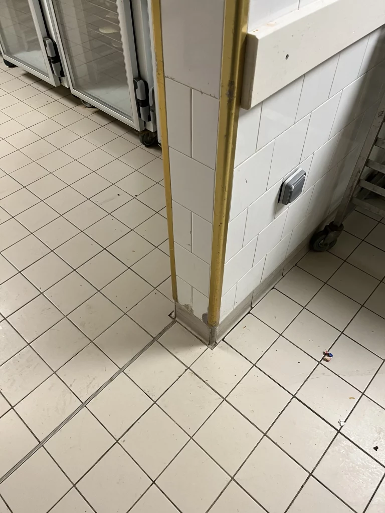 Protection angle de mur en inox avant
